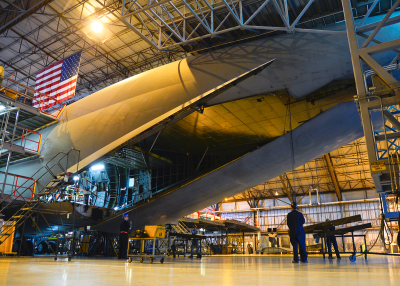 Illustration for article titled This Massive Hangar Bay Is Where The USAF Gives Its Biggest Jet A Tune-Up